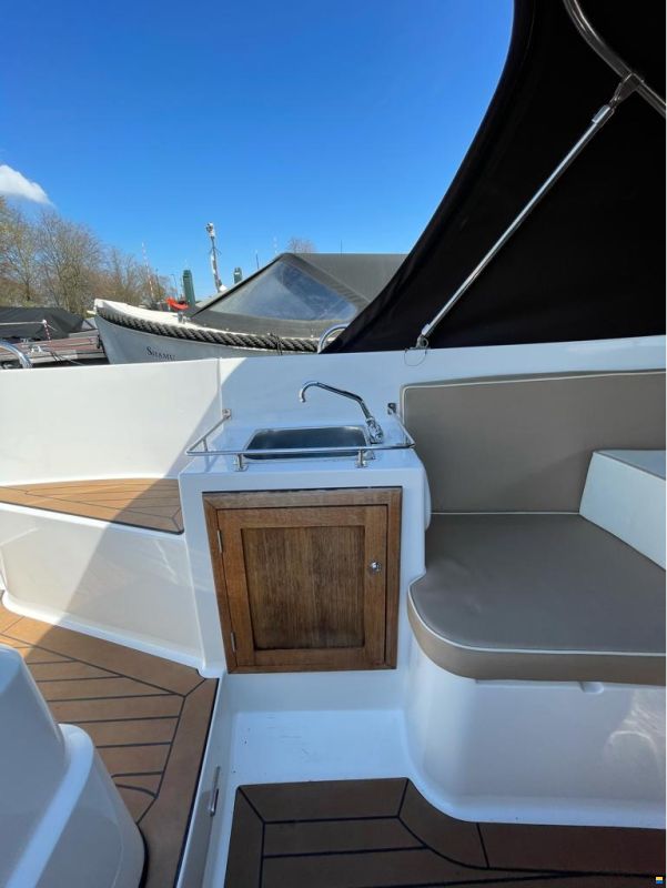 Interboat DE Intender 770