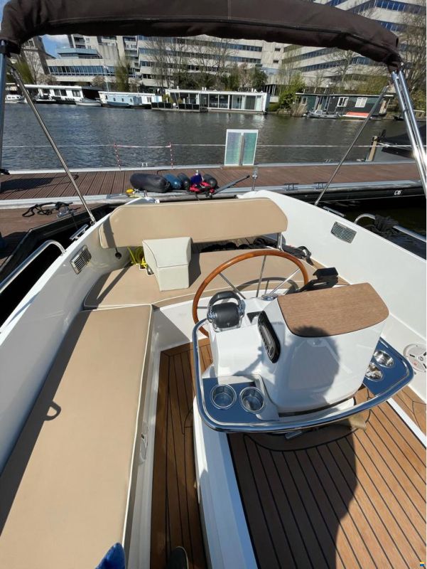 Interboat DE Intender 770