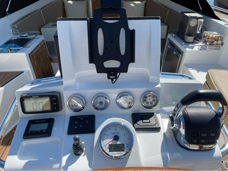 Interboat DE Intender 770