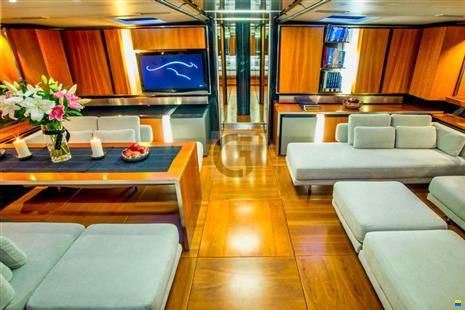 Pendennis Wally 106