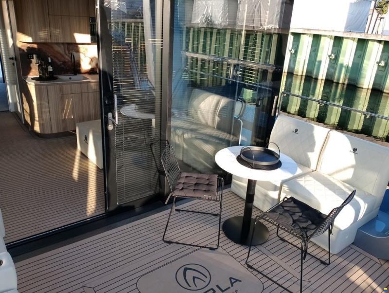 Perla Houseboat E-vision 42