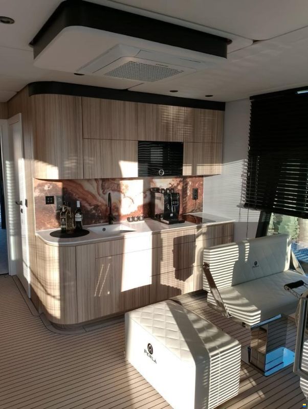 Perla Houseboat E-vision 42