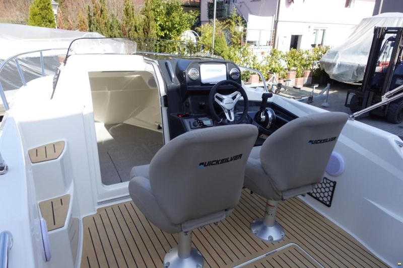 Quicksilver Activ 555 Cabin & Trailer (auf Lager)