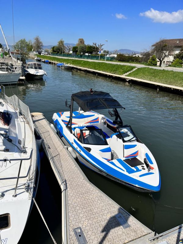 Axis T22