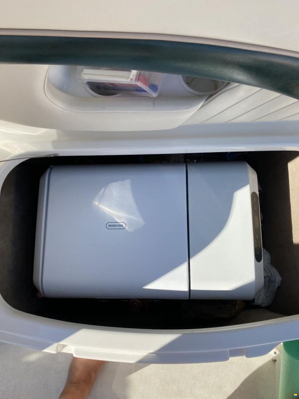 Chris Craft 210 Cuddy Cabin