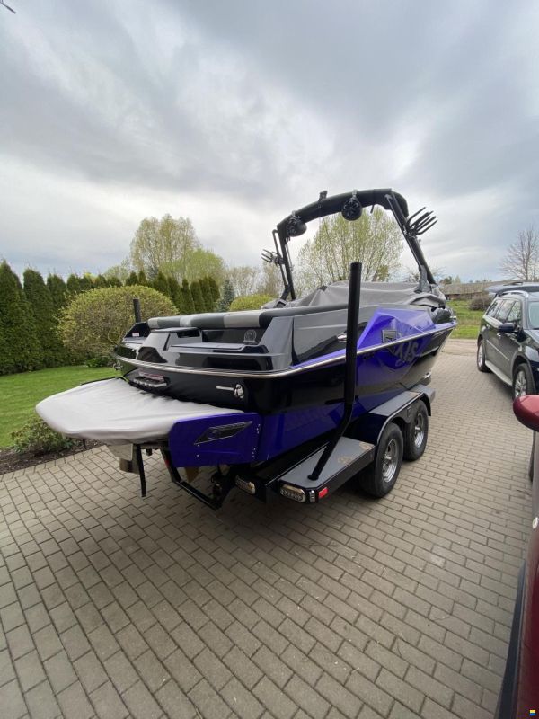 Axis T22 (2021)