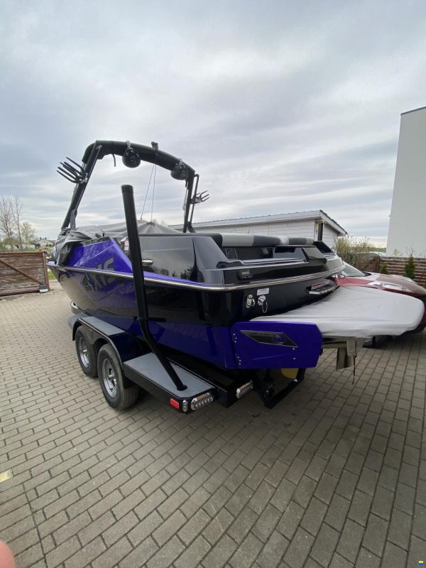 Axis T22 (2021)
