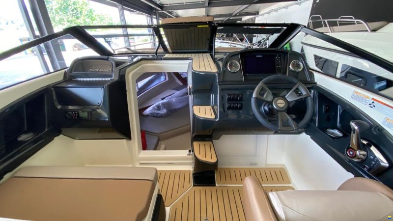 Quicksilver Activ 755 Cruiser