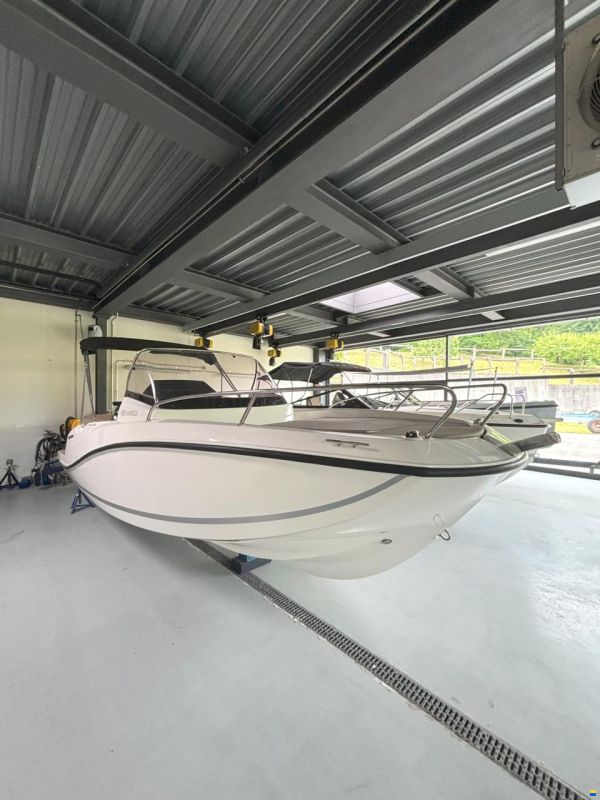 Quicksilver Activ 605 Sundeck