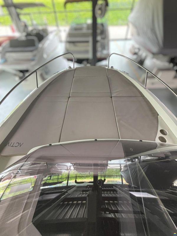 Quicksilver Activ 605 Sundeck