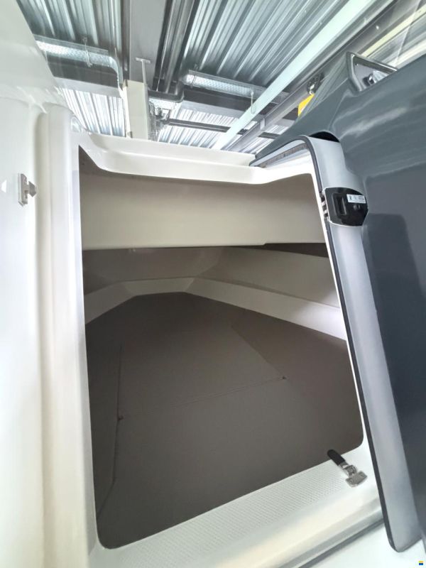 Quicksilver Activ 605 Sundeck