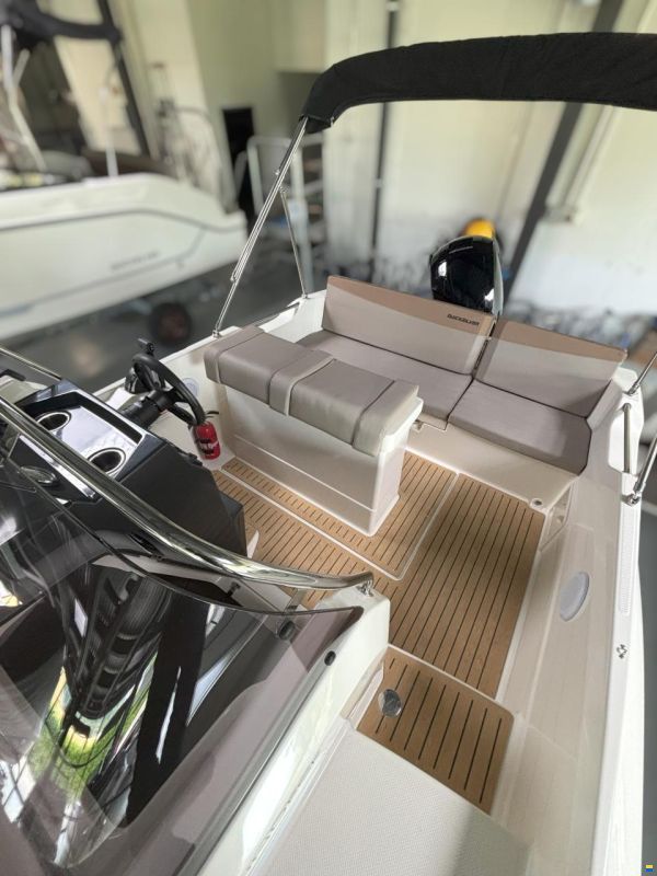 Quicksilver Activ 605 Sundeck