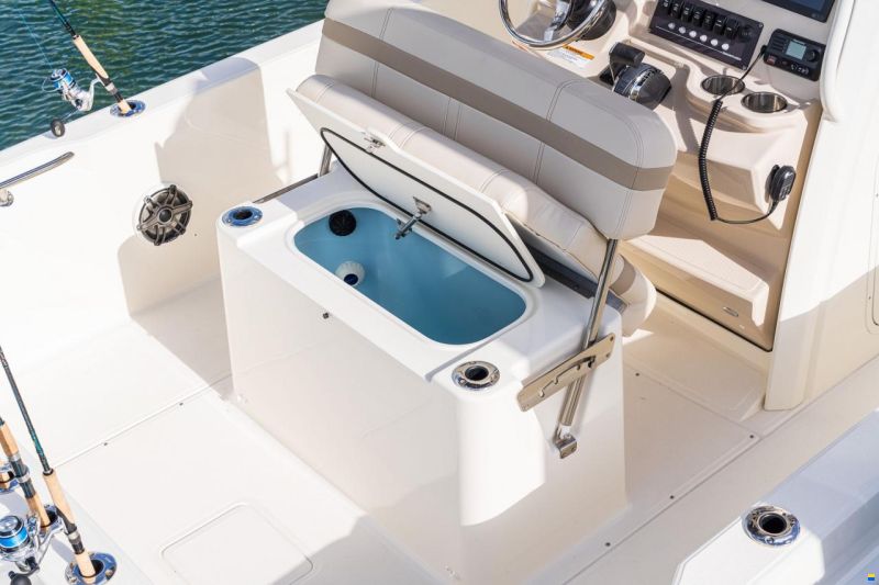 Boston Whaler 220 Dauntless