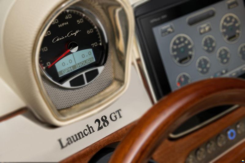 Chris Craft Launch 28 GT Outboard