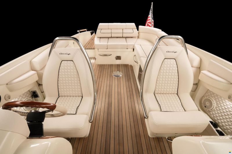 Chris Craft Launch 28 GT Outboard