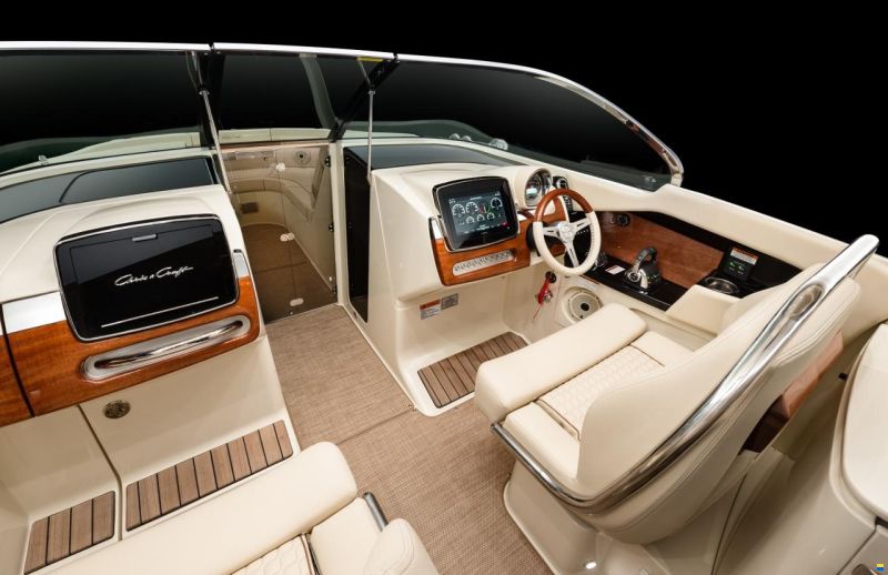 Chris Craft Launch 31 GT Outboard