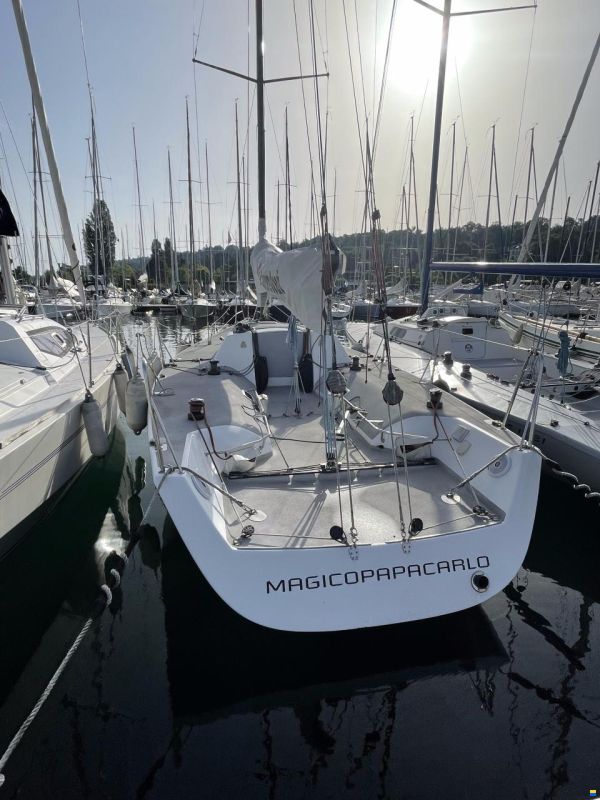 Maxi Dolphin Ten PF 32''