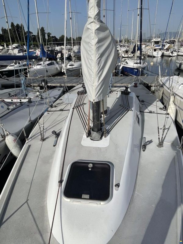 Maxi Dolphin Ten PF 32''