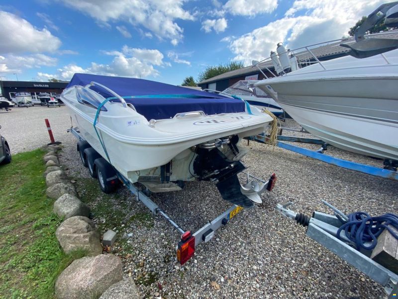 Wellcraft Scarab 26SC