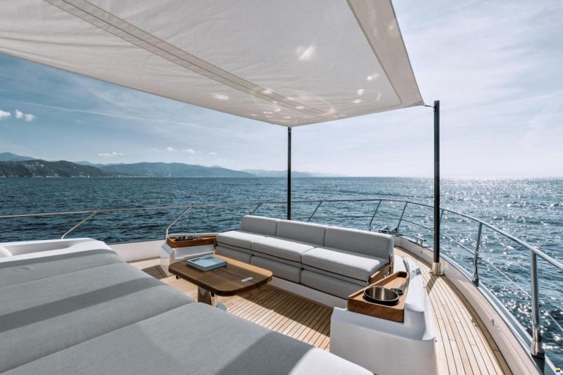 Azimut Fly 68