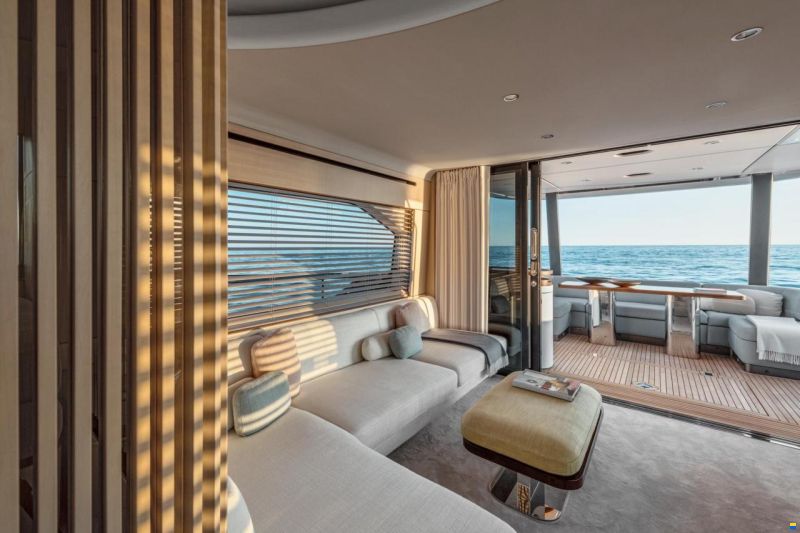 Azimut Fly 68