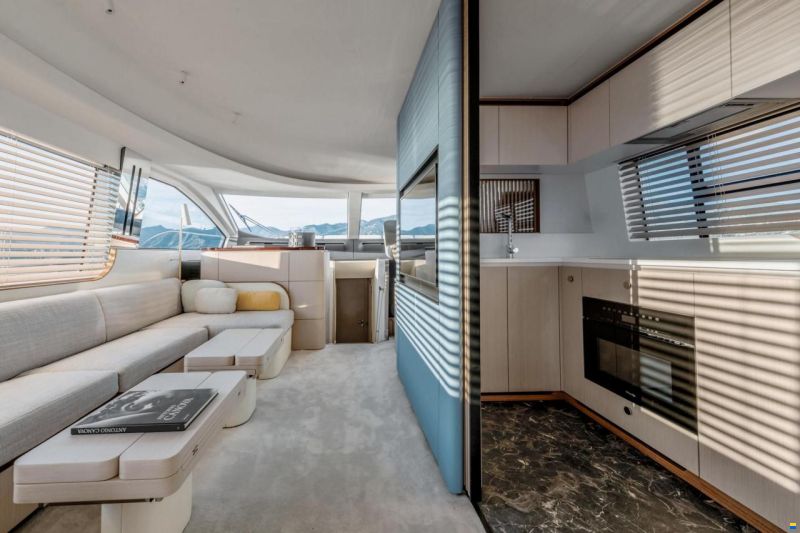Azimut Fly 68