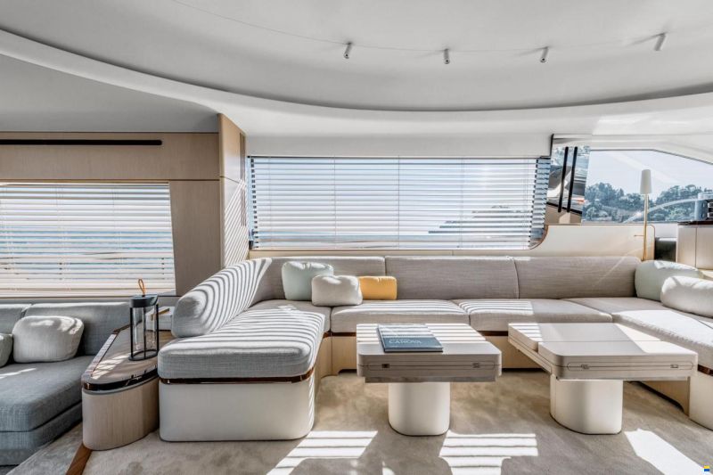 Azimut Fly 68