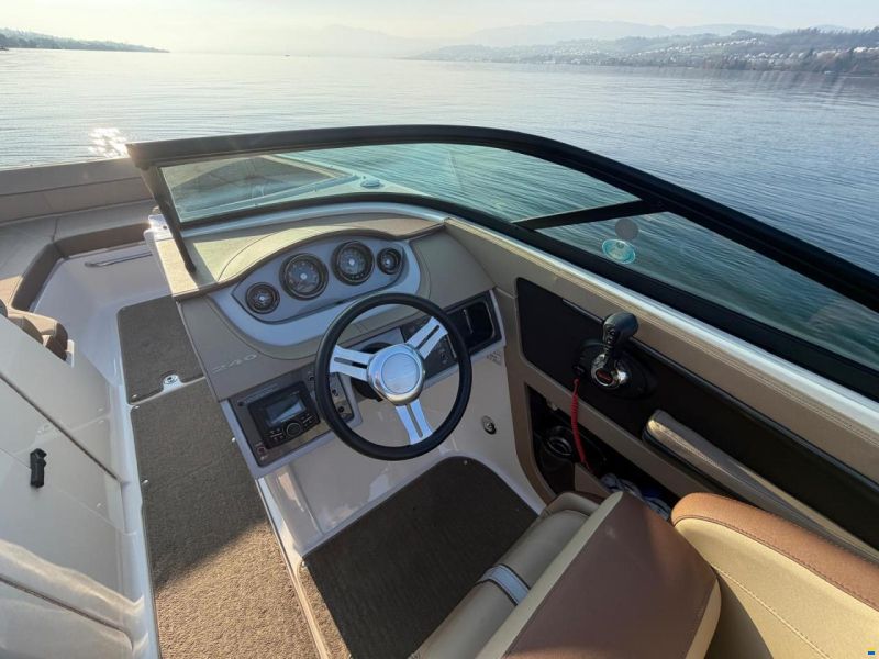 Sea Ray 240 Sundeck
