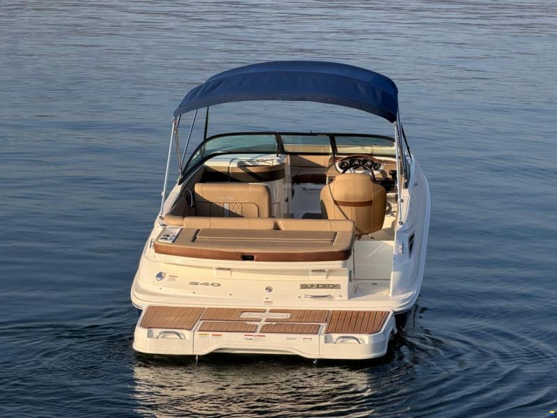 Sea Ray 240 Sundeck