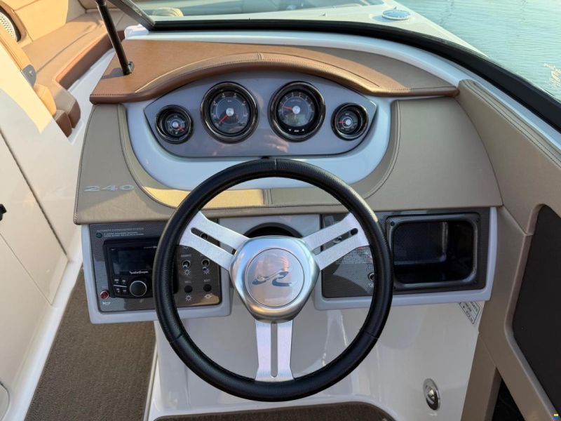 Sea Ray 240 Sundeck
