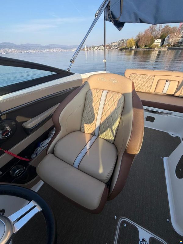 Sea Ray 240 Sundeck