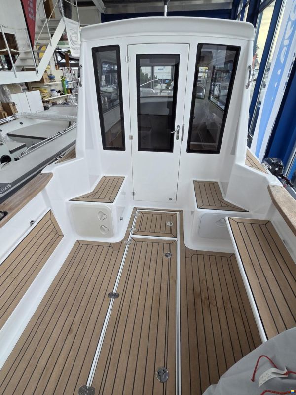 The Captains Fisher 660