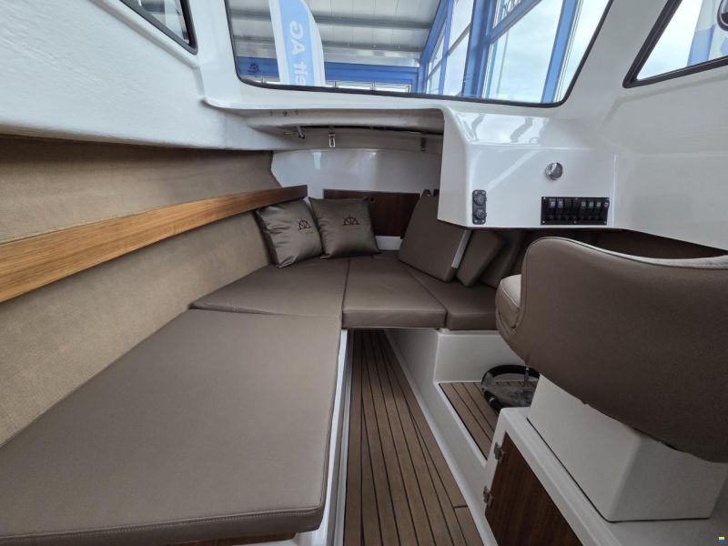 The Captains Fisher 660