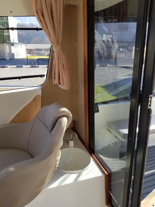 DarekCo Texas Pilothouse 610 Black Edition