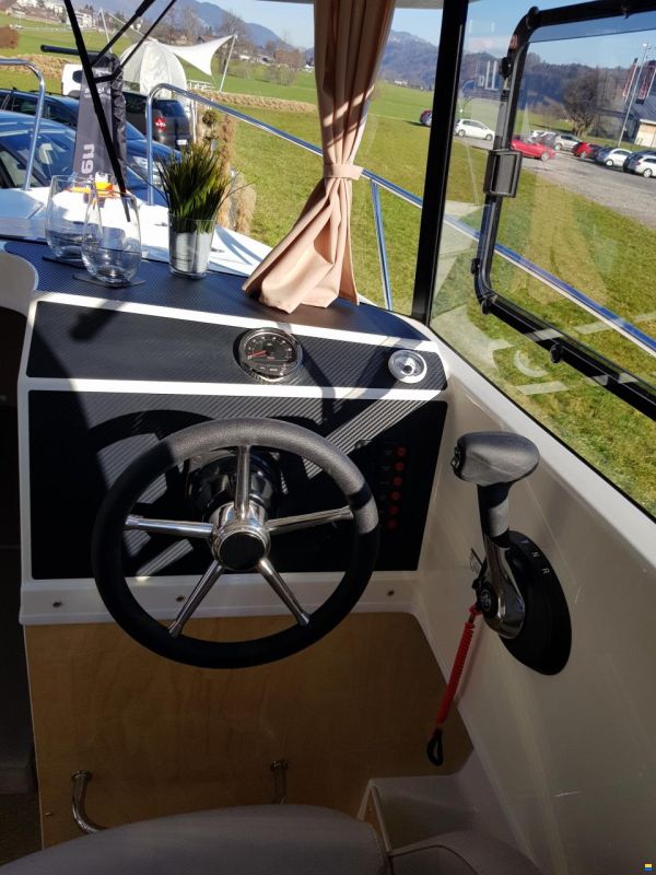 DarekCo Texas Pilothouse 610 Black Edition