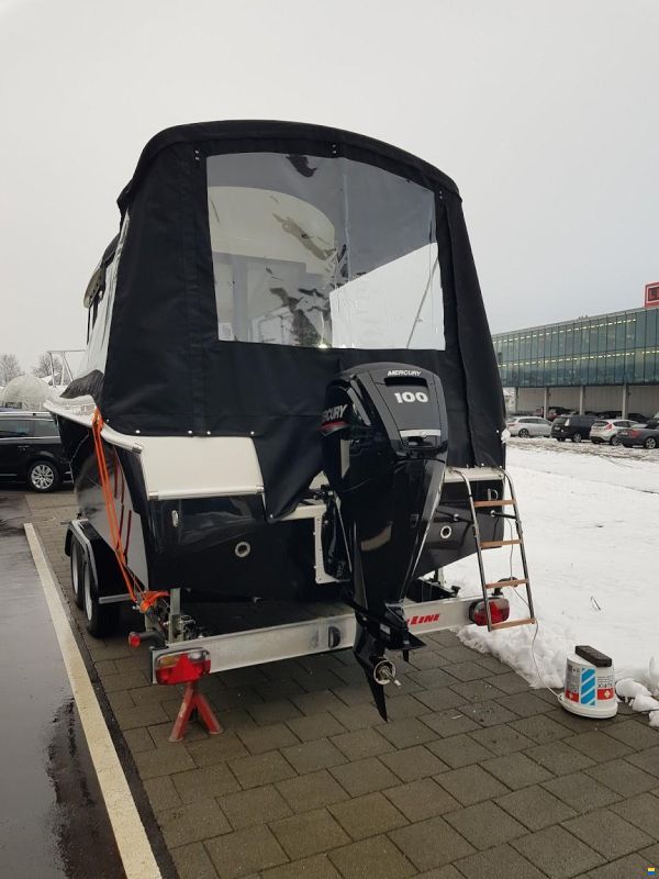 DarekCo Texas Pilothouse 610 Black Edition