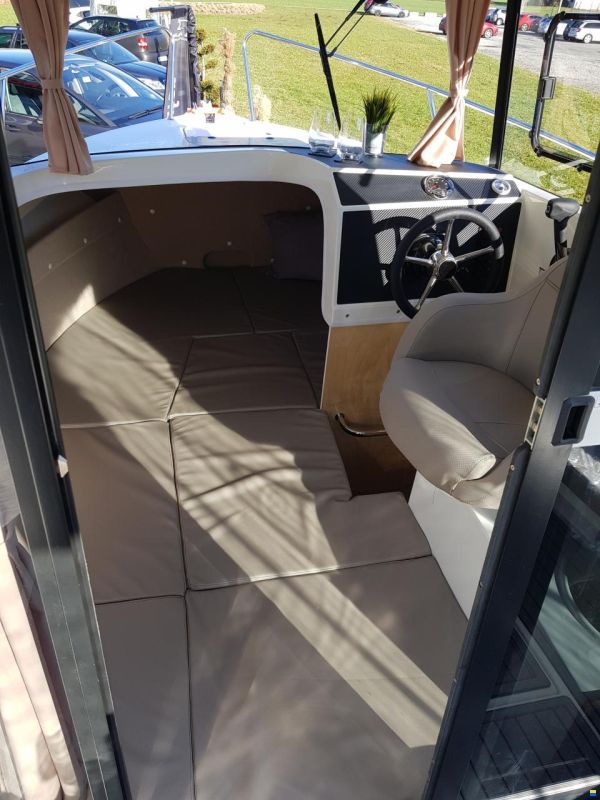 DarekCo Texas Pilothouse 610 Black Edition