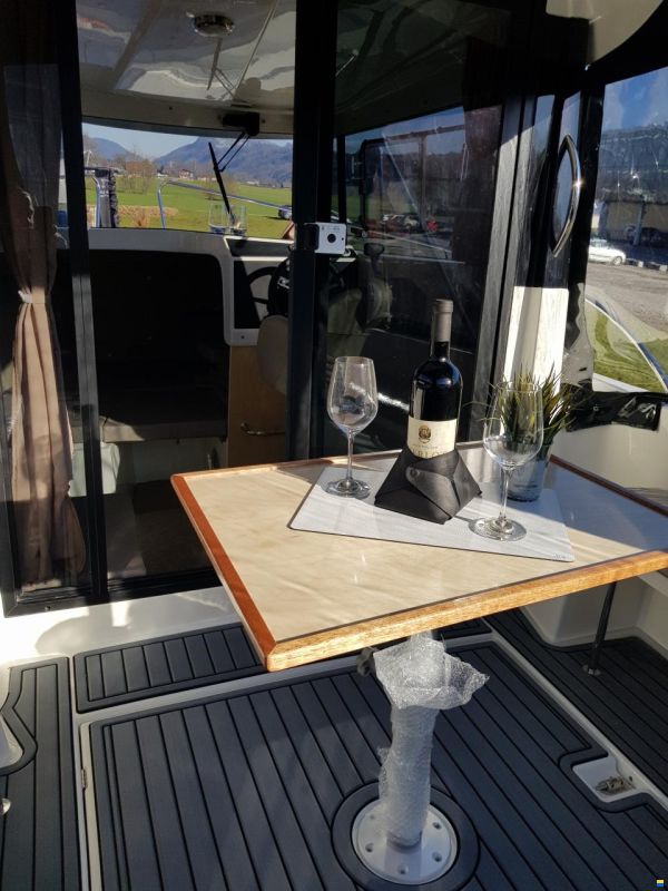 DarekCo Texas Pilothouse 610 Black Edition