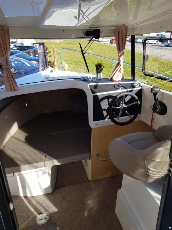 DarekCo Texas Pilothouse 610 Black Edition