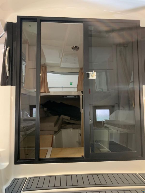 DarekCo Texas Pilothouse 610 Black Edition