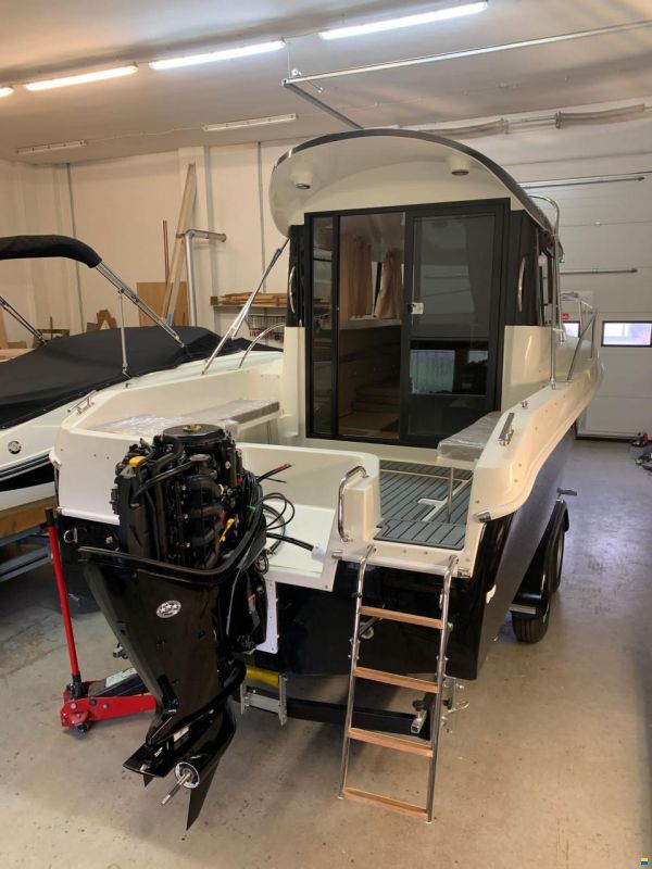 DarekCo Texas Pilothouse 610 Black Edition