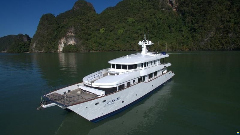 CUSTOM POWER CATAMARAN 37M