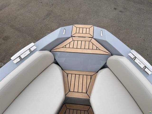 Rand Boats Escape 30