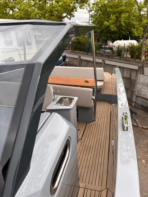 Rand Boats Escape 30