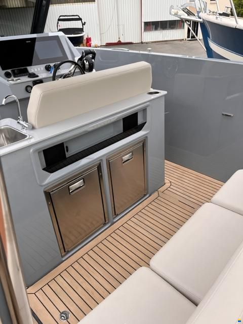 Rand Boats Escape 30