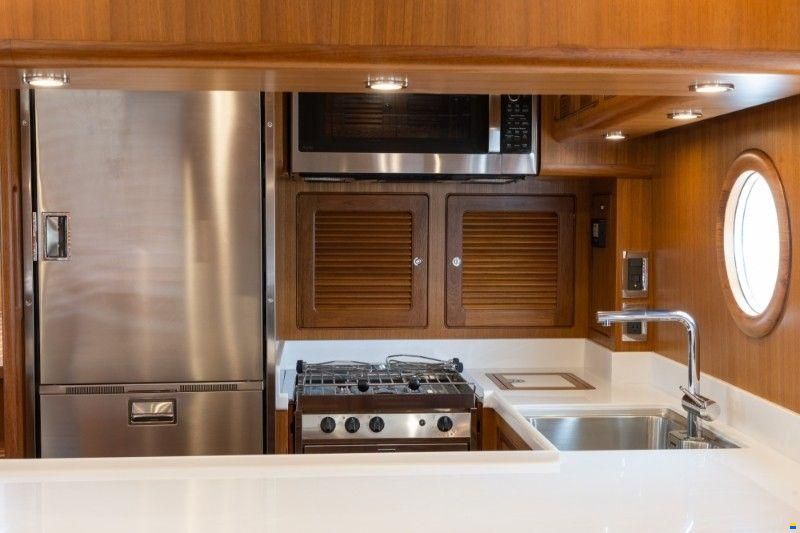 Selene 46'