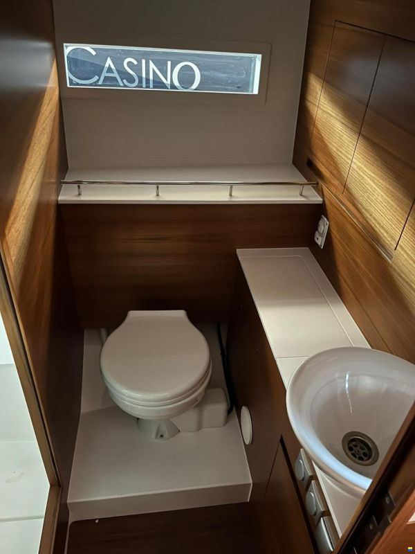 Delta Powerboats 33 Open