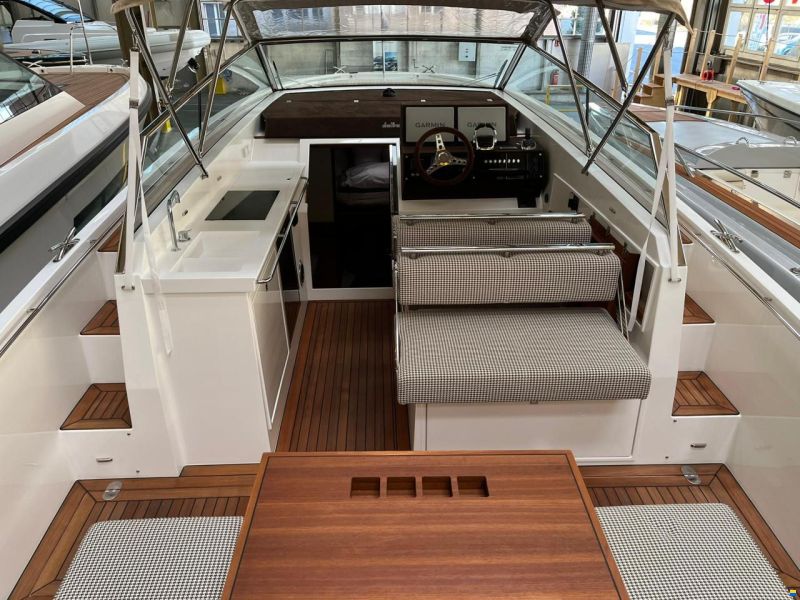 Delta Powerboats 33 Open