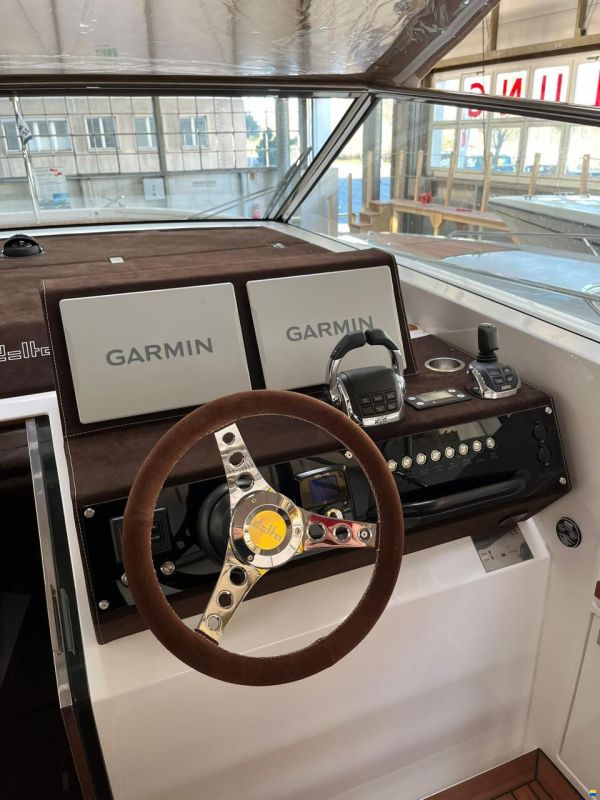 Delta Powerboats 33 Open