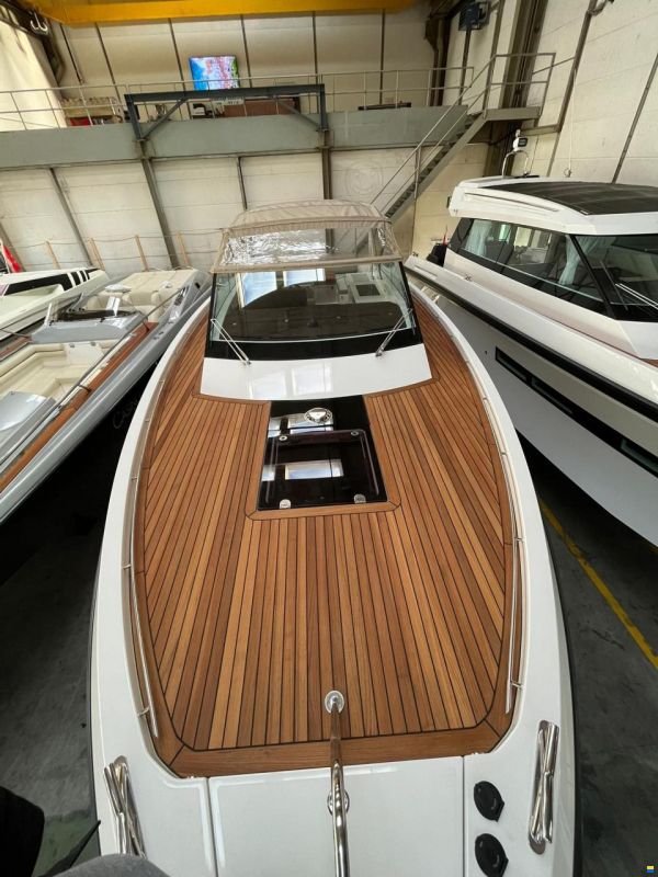 Delta Powerboats 33 Open